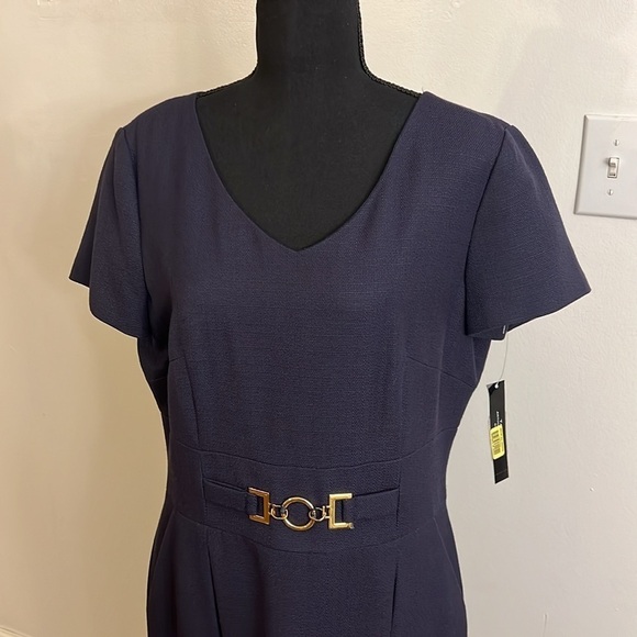 NWT Tahari by Arthur S. Levine Designer Dress, Sz. 12. - Picture 3 of 11